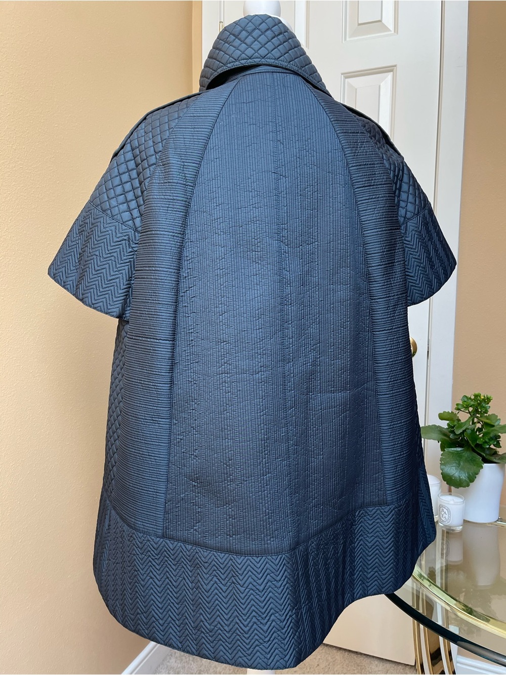 Burberry Quilted Cape Coat Jacket IT 38 Navy Blue Made In Italy Runway Piece - Picture 8 of 16